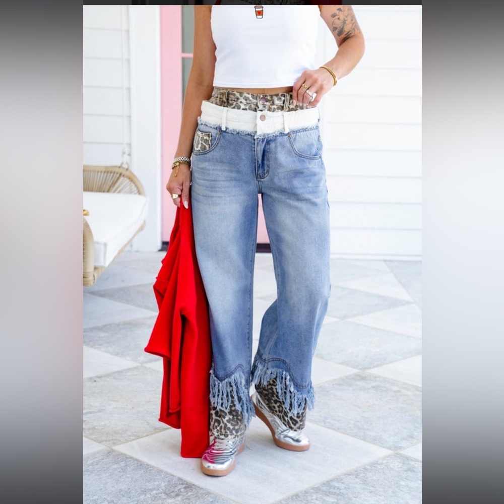 NWOT Double Waist Frayed Hem Jeans with Leopard Detail Oli & Hali Denim - Picture 3 of 16